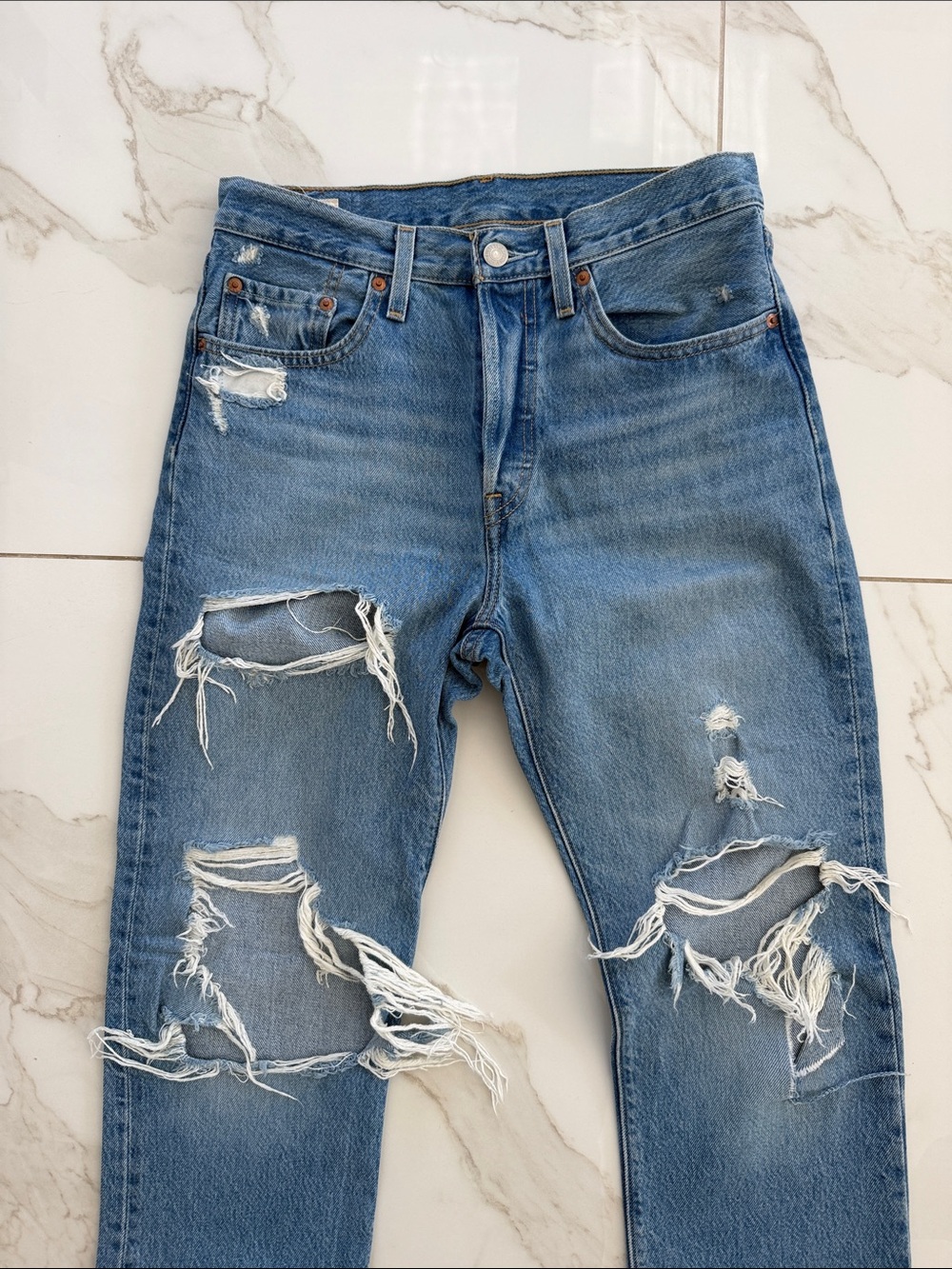 Vintage Levi’s 501’s Size 27 destroyed perfectly worn in!!
